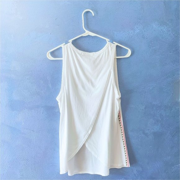 Embroidered Lucy Tank with tulip split back by Dolan Left Coast in white - Picture 5 of 7